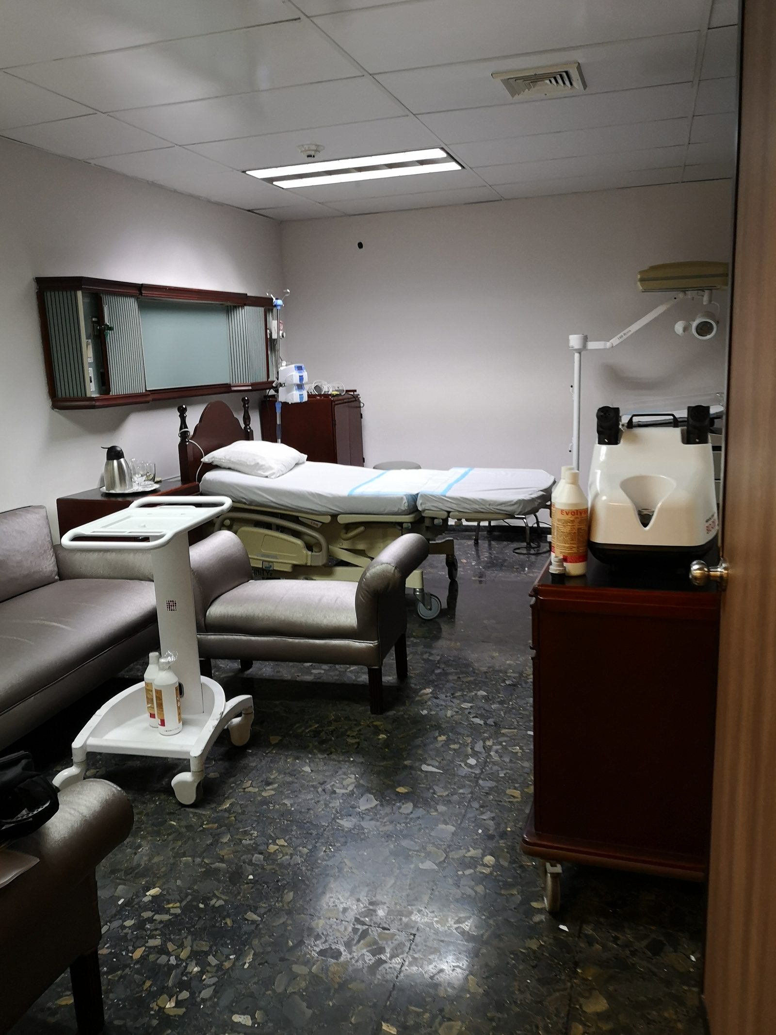 Sistema de desinfección Medibios en sala de recuperación preoperatoria con Evolyse Strong